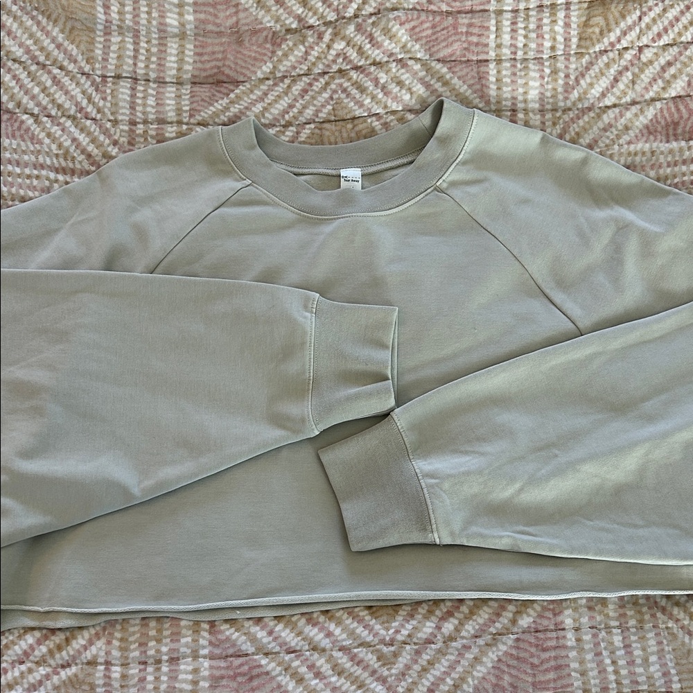 ALO Yoga Dusty Sage Cropped Crewneck Sweatshirt